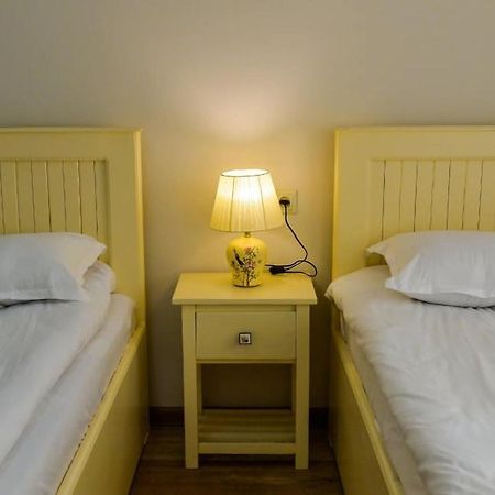 Mebo House Hotell Kutaisi Exteriör bild