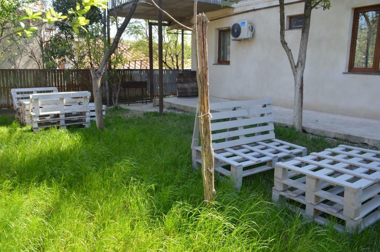 Mebo House Hotell Kutaisi Exteriör bild
